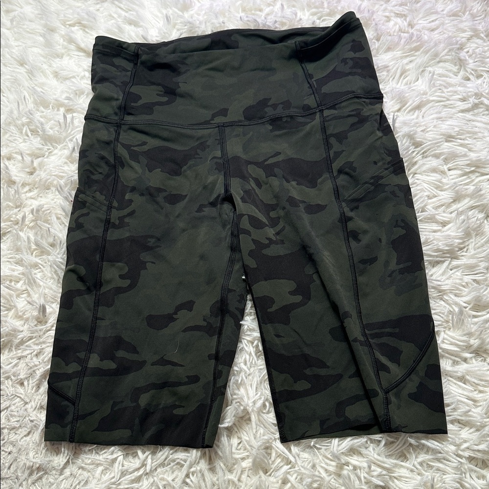 Lululemon Fast And Free Short 10" *Non-Reflective Incognito Camo Multi Gator Gre